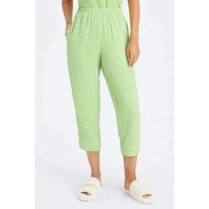 New Fabletics Ecosatin Crop Pant Wasabi size M